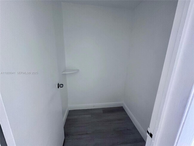 Building Photo - 15720 NW 44th Ct