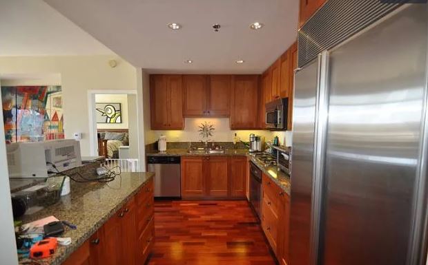 Building Photo - 700 W Harbor Dr