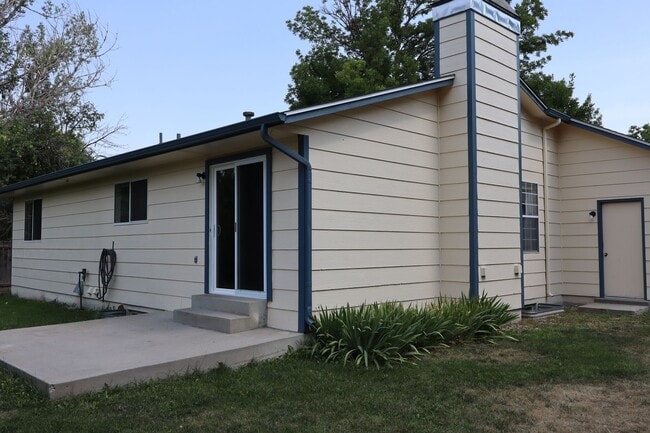 Building Photo - Spacious 4-Bedroom Single Family Home