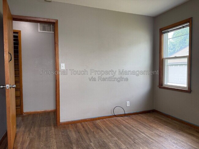 Building Photo - 413 22nd St S
