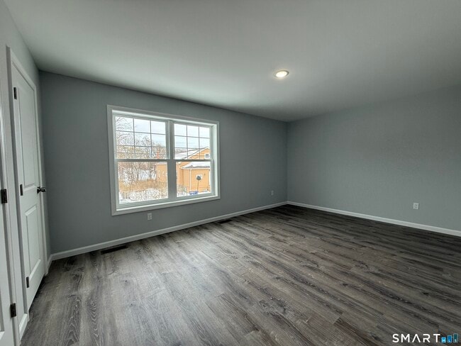 Building Photo - 96 Collis St