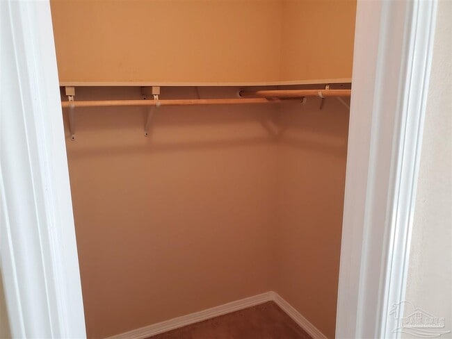 Building Photo - 1921 Luneta St