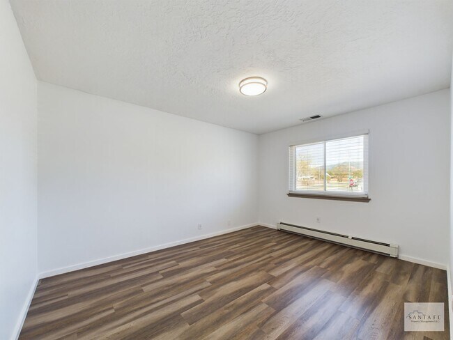 Building Photo - Beautifully Remodeled single Level Home Av...