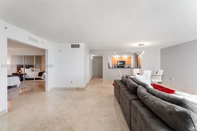 Building Photo - 6917 Collins Ave