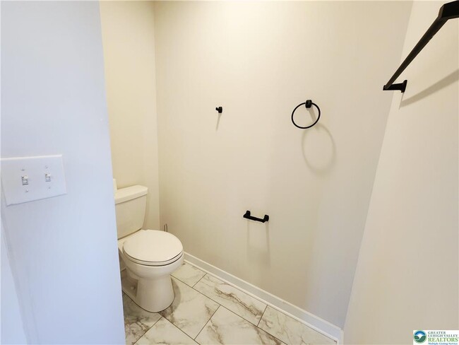 Building Photo - 7699 Clayton Ave