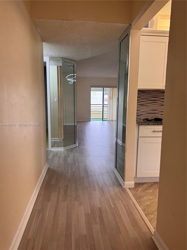 Building Photo - 4950 E Sabal Palm Blvd