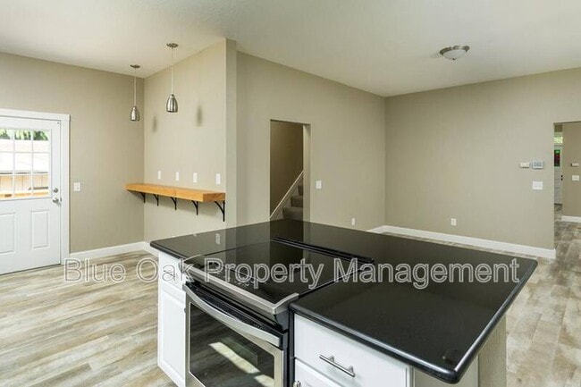 Building Photo - 1507 W 5th St