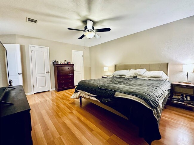 Building Photo - 1208 Tremont Dr