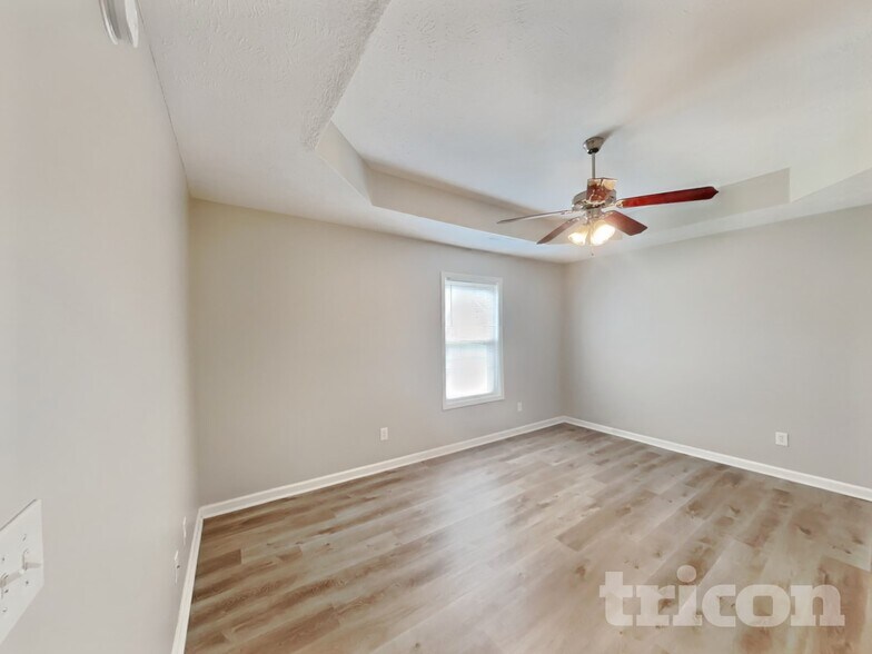 Building Photo - 9021 Macbeth Dr