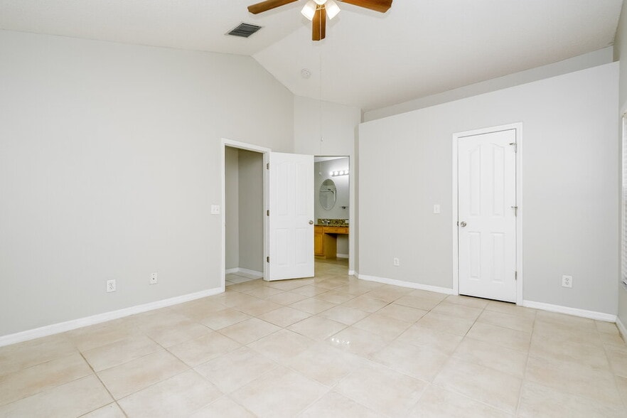 Building Photo - 1505 Scotch Pine Dr