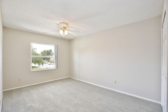 Building Photo - Spacious 2/2 Condo in Hawthorne Village - Orlando! Available Now!