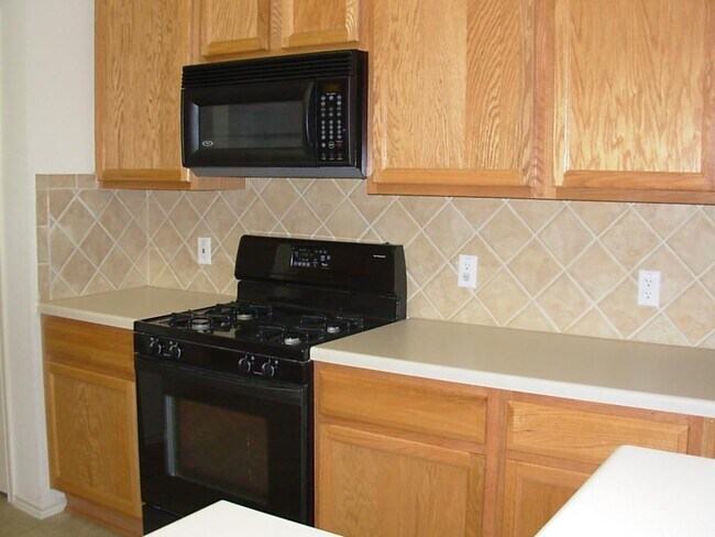 Building Photo - 2103 Keepsake Dr