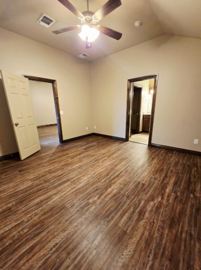 Building Photo - WELCOME HOME!!!