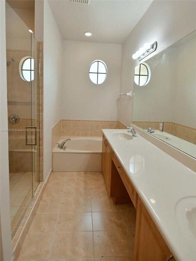 Building Photo - 8940 SW 228th Ln