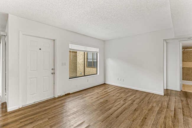 Building Photo - 1441 Sheafe Ave NE