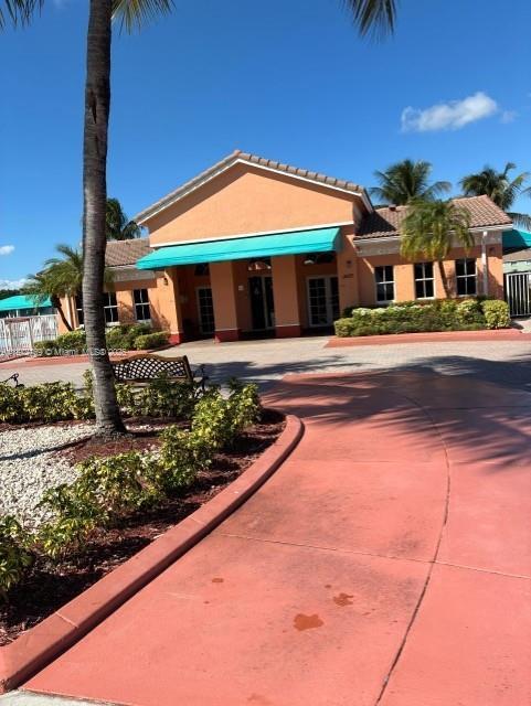 Building Photo - 1692 SE 29th Ct