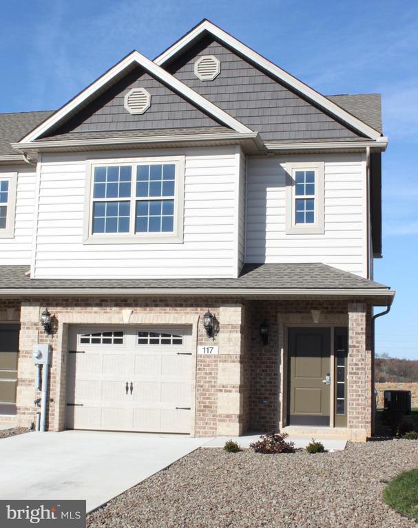 Building Photo - 117 Delano Dr