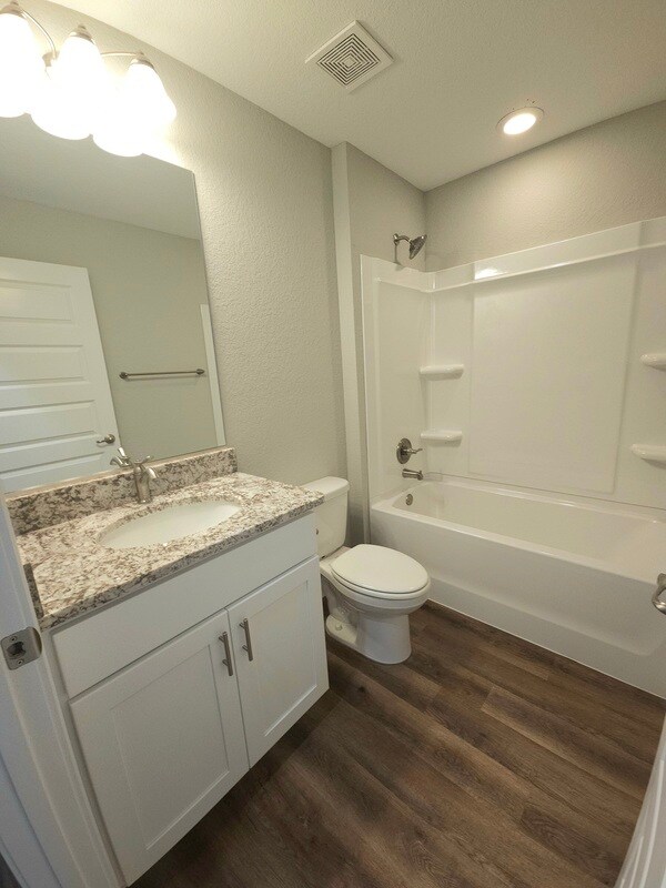 Building Photo - 7244 N Glenridge Cir