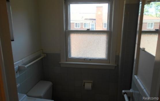 Building Photo - 735 N Main St