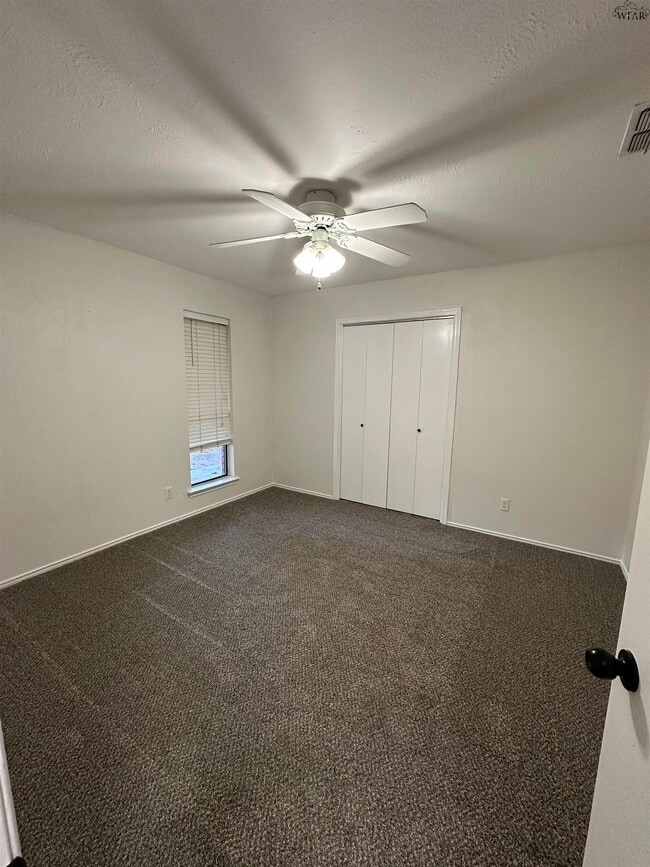 Building Photo - 2805 Ecleto Blvd