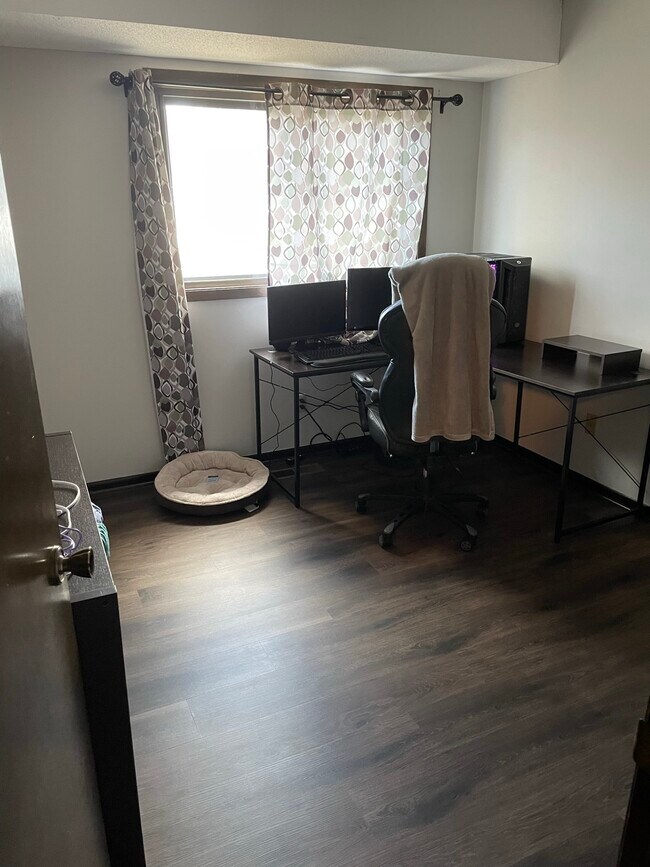 Building Photo - 4456 Johnny Cake Ridge Rd