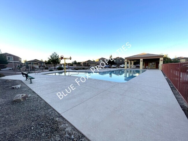 Building Photo - 8721 N Black Pine Dr