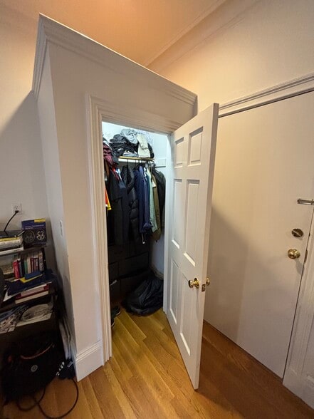 Building Photo - 85 Charles St