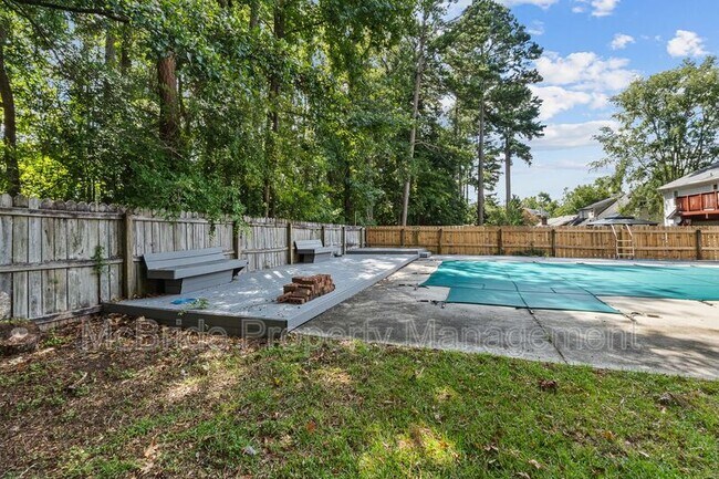 Building Photo - 539 Hunterdale Rd