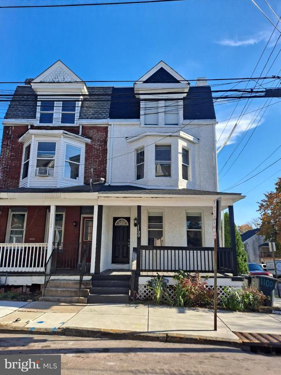 Primary Photo - 1100 Green St