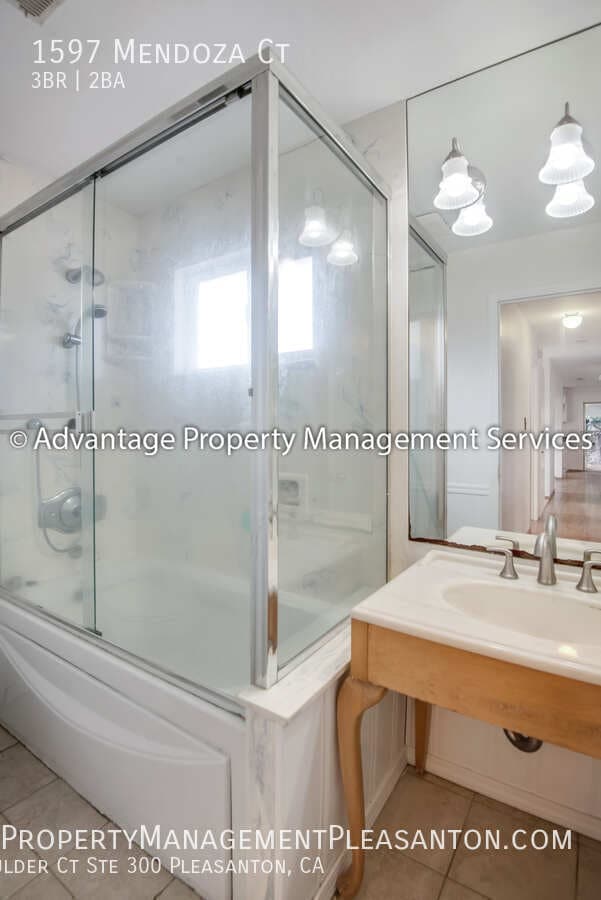 Building Photo - 1597 Mendoza Ct