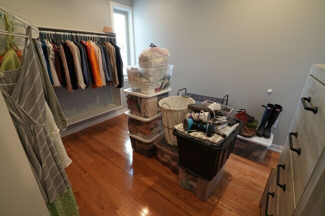 Building Photo - 341 Cantrell St