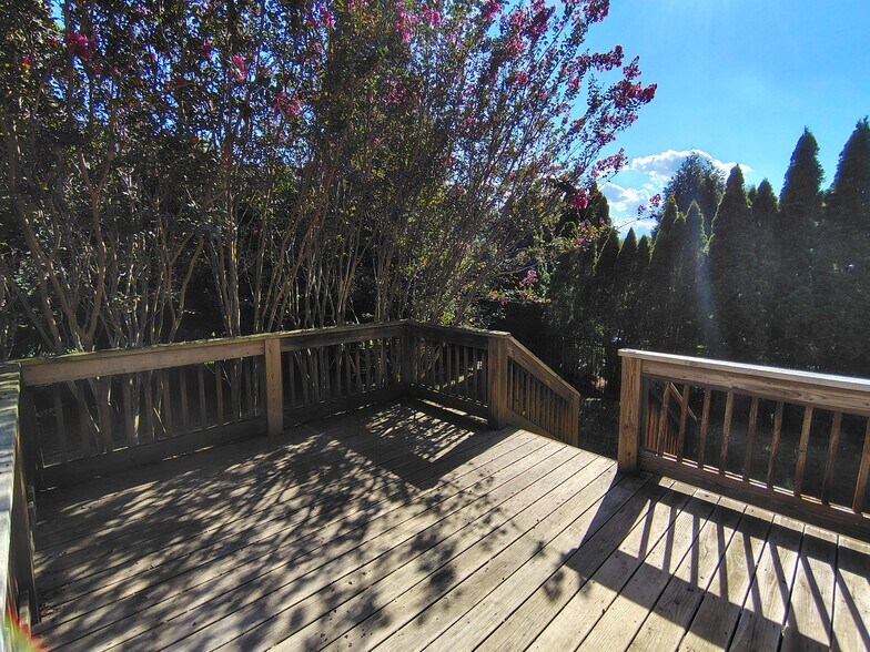 Building Photo - 110 Ruland Cir