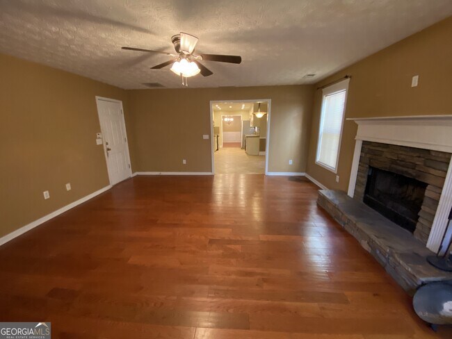 Building Photo - 705 Morgans Ridge Dr