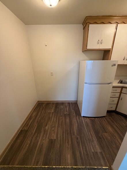 Building Photo - 4925 W Oklahoma Ave