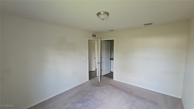 Building Photo - 354 Western Ave S