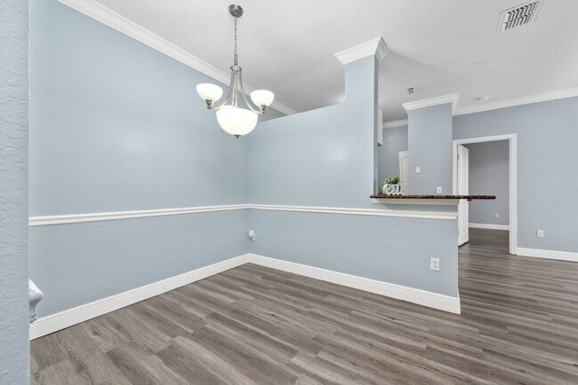 Building Photo - 2 Bedroom/2 Bath Condo with Garage and Pool view in Grand Reserve at Kirkman Parke