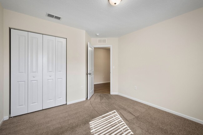 Building Photo - ***AVAILABLE SOON*** 4/3 with Bonus Room i...