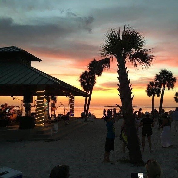 Building Photo - 656 Windrush Bay Dr