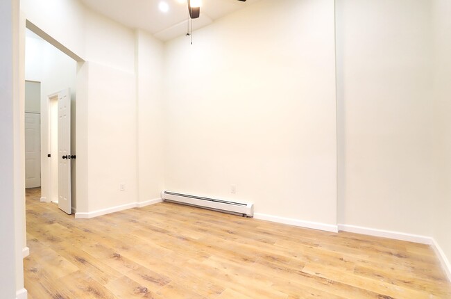 Building Photo - 206 48th St