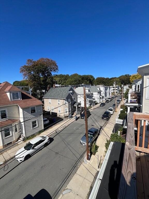 Building Photo - 39 Montfern Ave