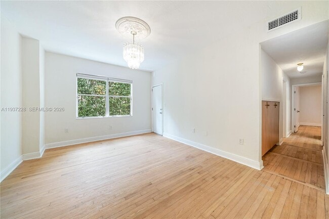 Building Photo - 726 Meridian Ave