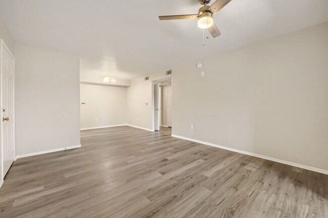 Building Photo - 555 E Silverado Ranch Blvd