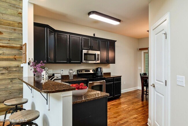 Building Photo - 22 Cypress Cir