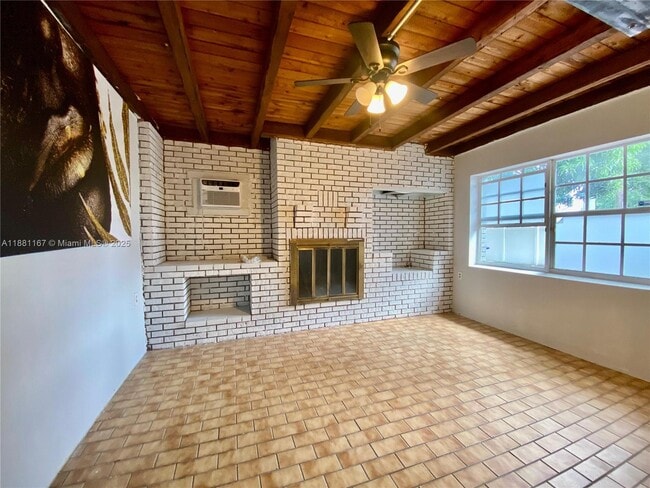 Building Photo - 4801 Washington St