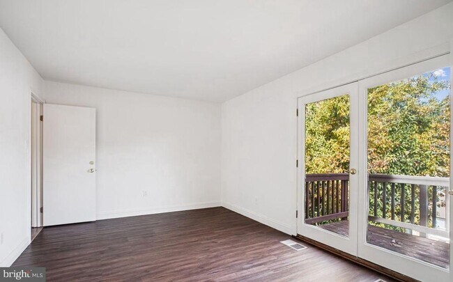 Building Photo - 5105 Overlook Park