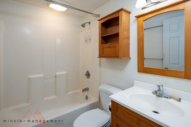 Building Photo - 1904 Naio St