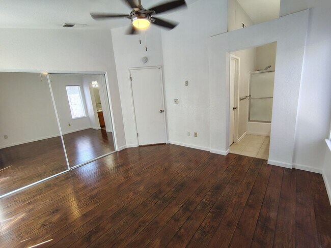 Building Photo - 4920 Apple Farm Ln