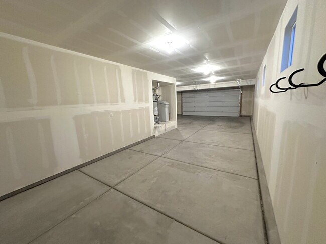 Building Photo - “St. George, Aspen Estates: 5 spacious bed...