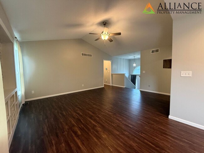 Building Photo - 112 Quail Ct