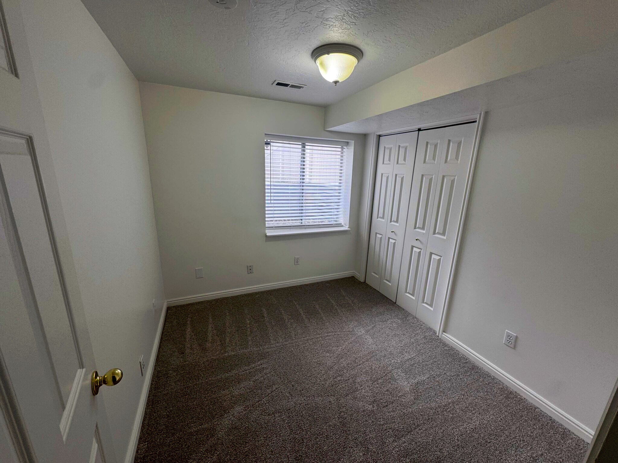 Building Photo - 8004 S Old Barn Dr